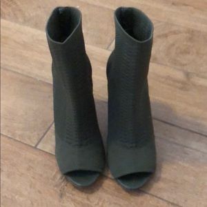 Steve Madden - Military green heels